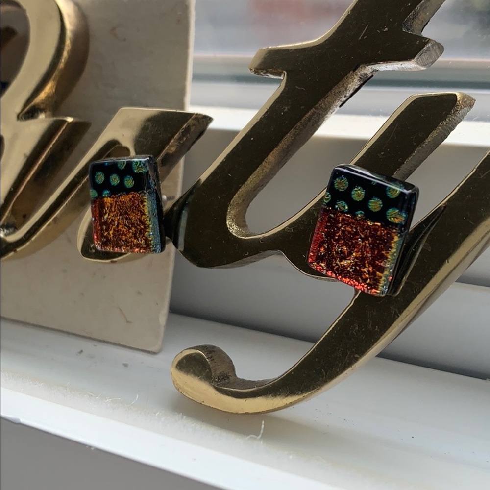Funky iridescent studs - Picture 2 of 4